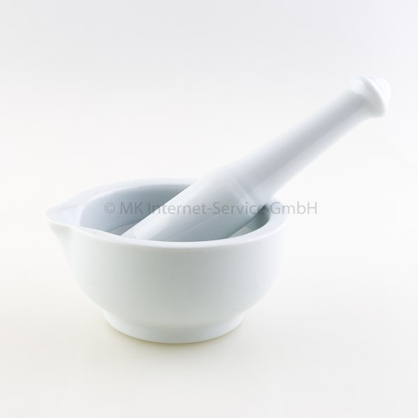 Mörser aus Porzellan mit Stößel
