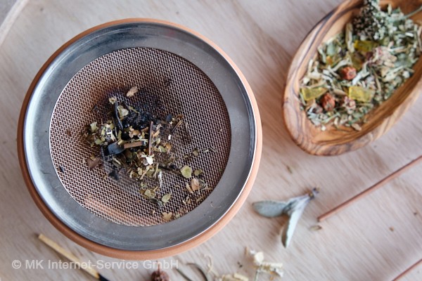 raeucherstoevchen_raeuchersieb-reinigen-0_00002