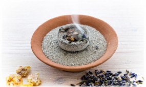 aufsteigenden duftenden Rauch genie&szlig;en